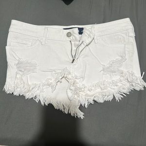 Hollister shorts white low rise size 5 w27. Gently used